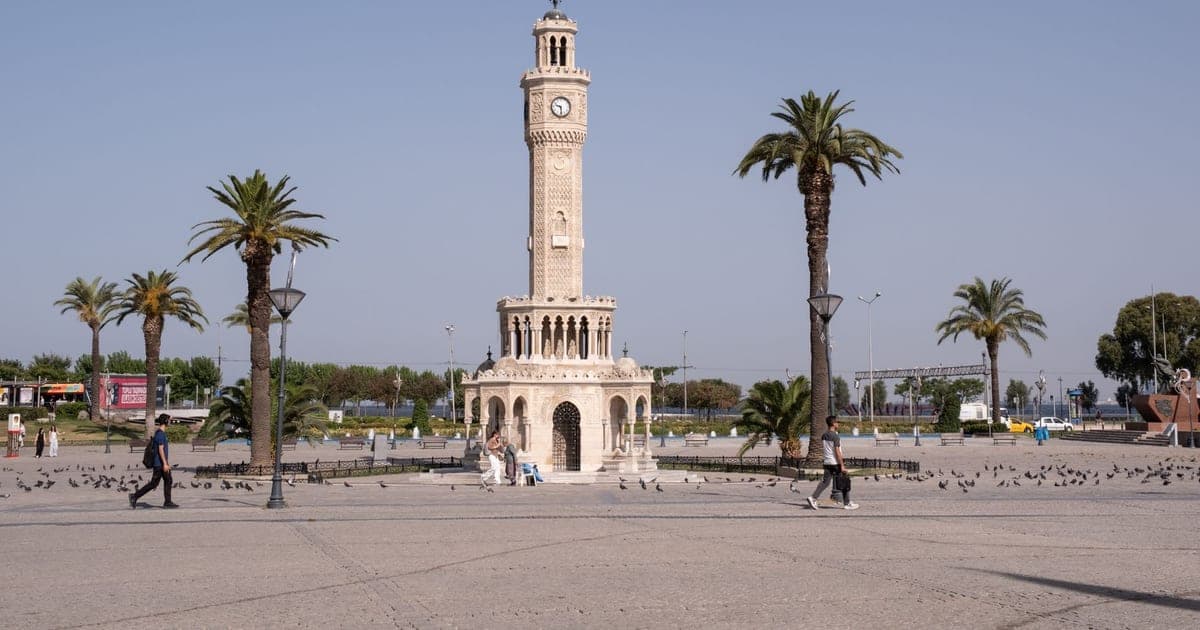 Ankara İzmir Arası Kaç Km? Arabayla, Otobüsle ve Uçakla Kaç Saat?