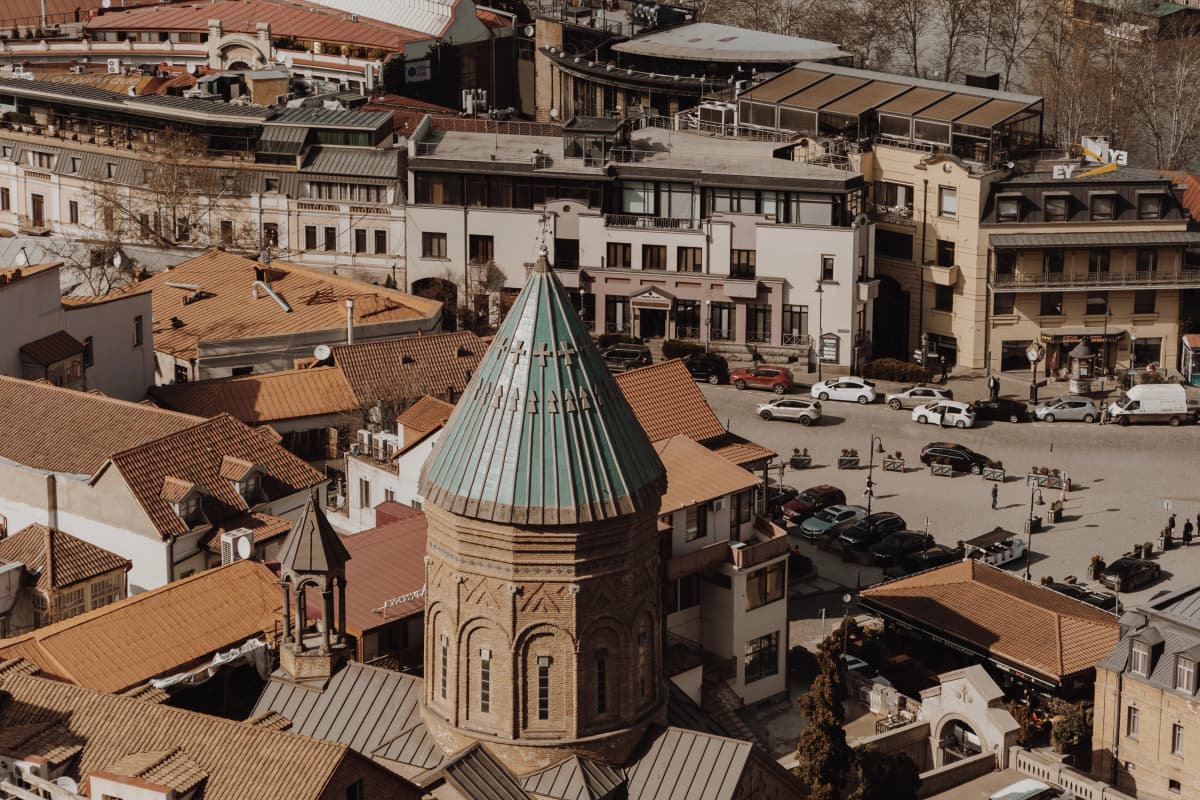 Gürcistan Gezi Rehberi: Tiflis, Kazbegi ve Pratik Bilgiler