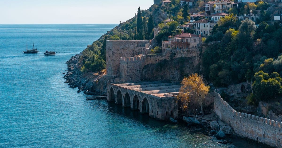 Antalya Alanya Arası Kaç Km? Arabayla ve Otobüsle Kaç Saat?